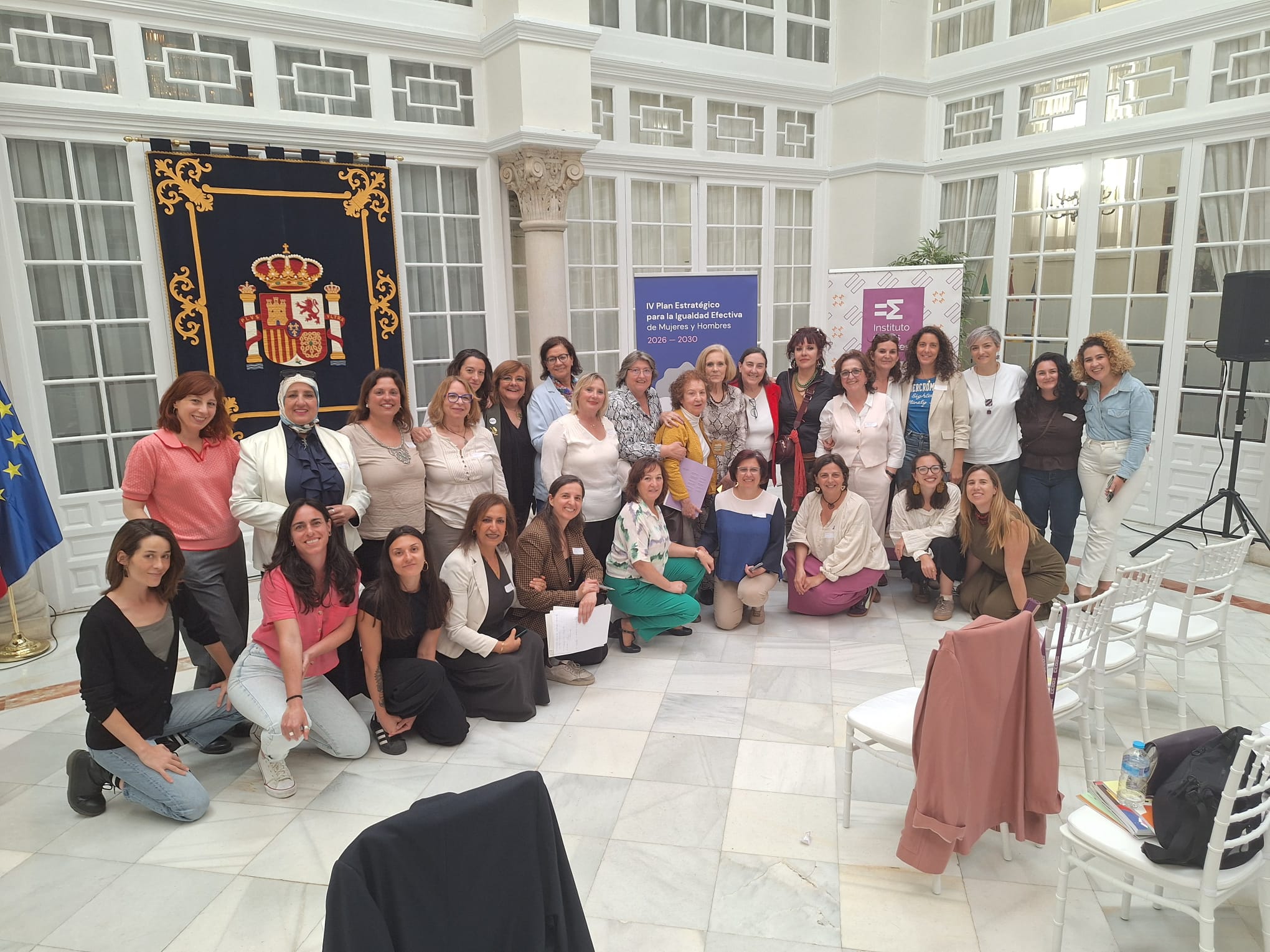 La Unidad para la igualdad ha participado en el encuentro con las organizaciones feministas sobre el IV Plan Estratégico de Igualdad del Gobierno de España, junto con la directora del Instituto de las Mujeres, Cristina Hernández, el día 15 de abril del 2026 en Sevilla.